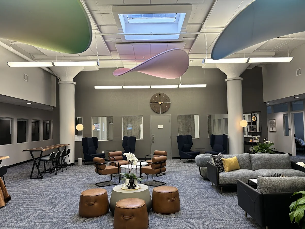 Bright communal lounge area at Back Bay Mental Health, an intensive outpatient program in Boston.